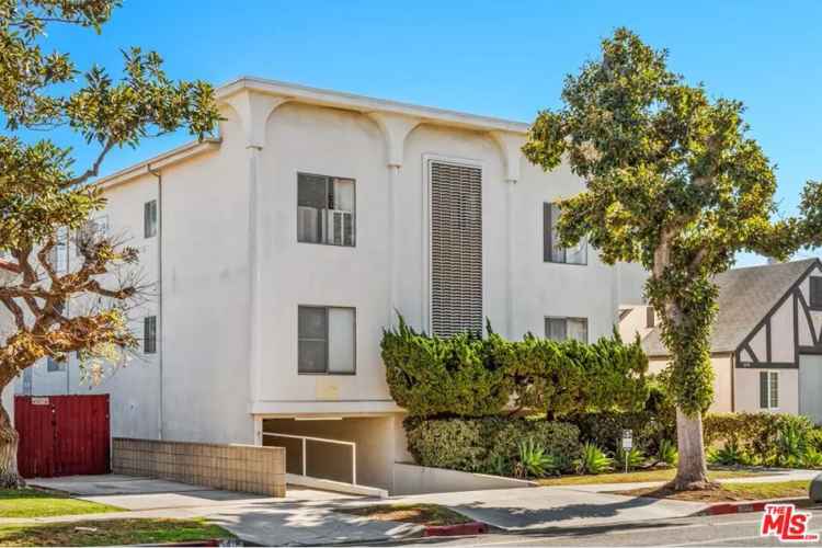 Beverly Hills Quadraplex 7100 sq ft 4 Units 10 Parking