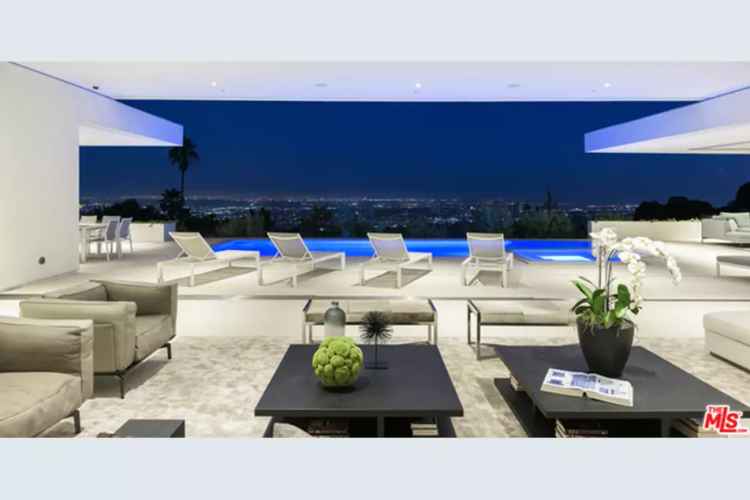 Contemporary XTEN Designed Home in Trousdale with Panoramic Views