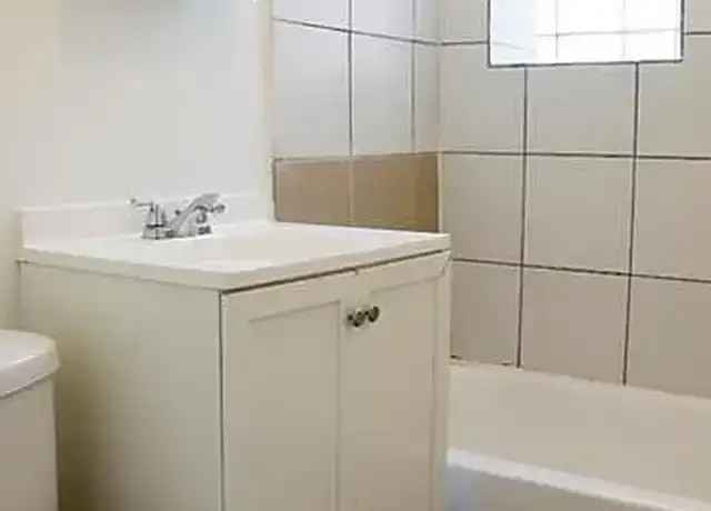 Austin Chicago Apartments: 1, 2 & 4 Bedroom Units Near Public Transit