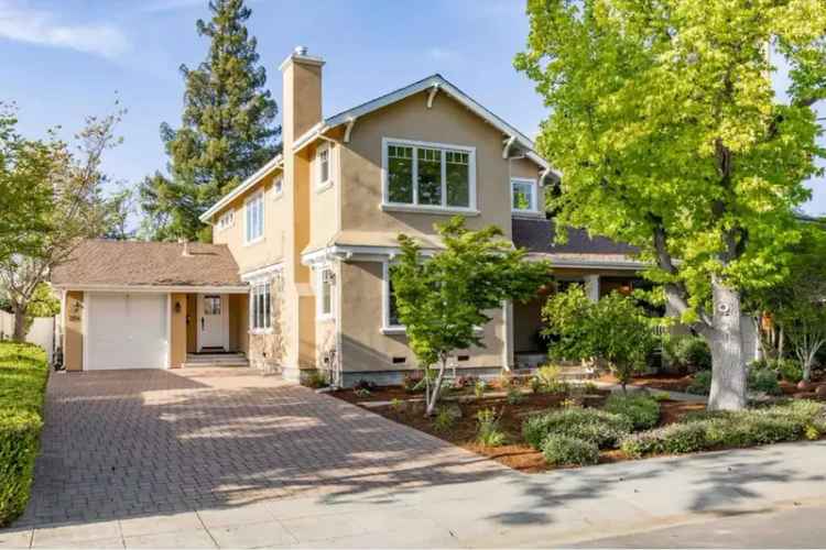 Palo Alto Home: Timeless Charm and Modern Comfort