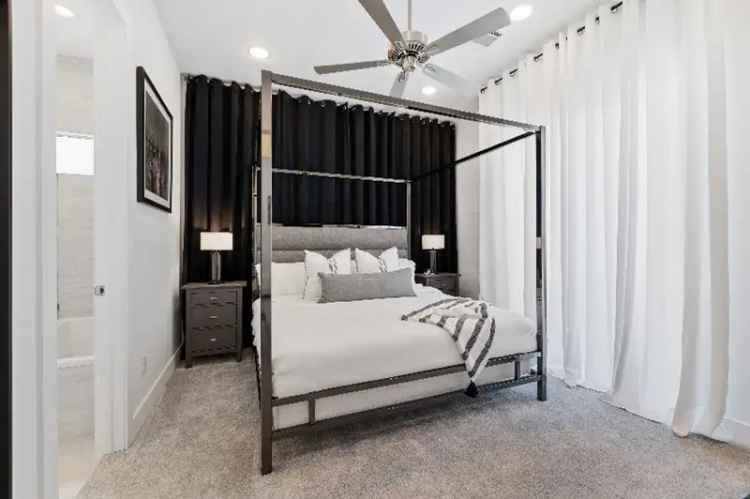 Modern Houston Heights Townhome 3 Bed 25 Bath Near Downtown