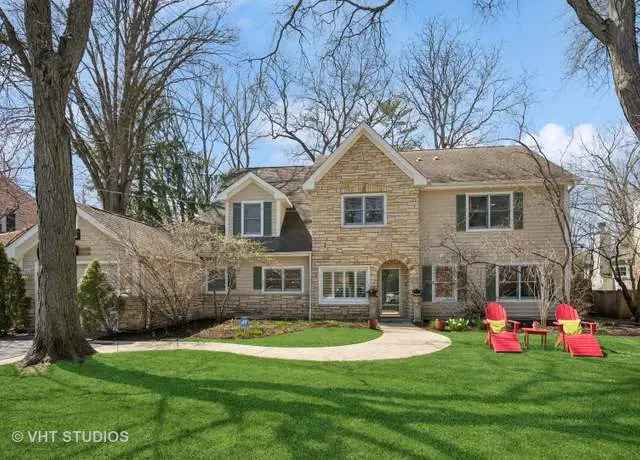 Glenview 5-Bedroom Home Near New Trier HS - Award Winning Schools