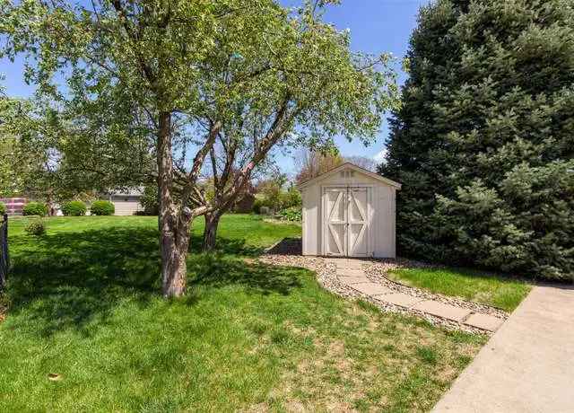 Stunning 1955 MCM Brick Ranch 4200+ Sq Ft