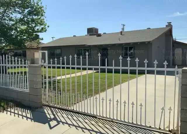 Charming 3 Bedroom 2 Bathroom Home with 2 Car Garage in Bakersfield CA