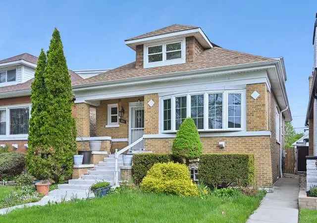 5BD 3BA Bungalow in Portage Park Recently Remodeled