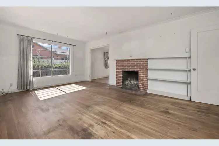 2-Bedroom 1-Bath House in Old Palo Alto