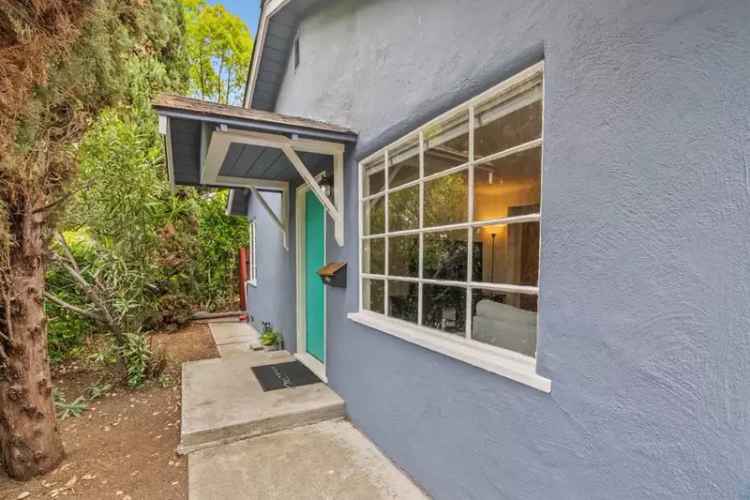 Palo Alto Bungalow Investment Opportunity: 2-Bed, Large Lot, ADU Potential