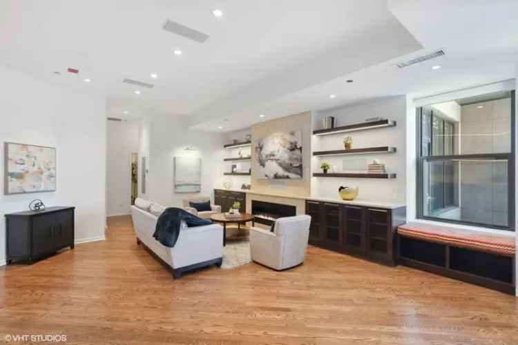 River North 3 Bed 3 Bath Condo Updated Kitchen Balcony High Ceilings