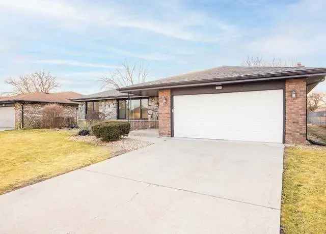Orland Park Brick Ranch - Updated Kitchen and New Roof