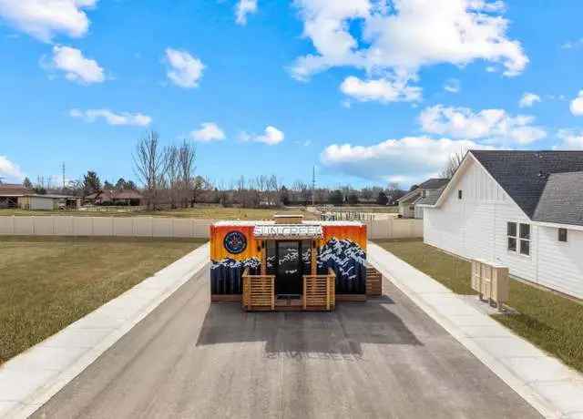 Sun Creek Plan 1: Luxurious Open Concept Home with 4-Car Garage