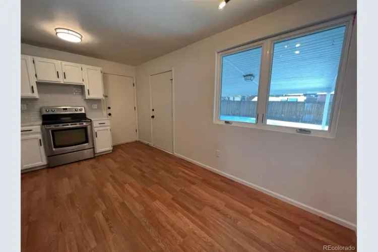 2 Bedroom House Near Public Transport and Trails