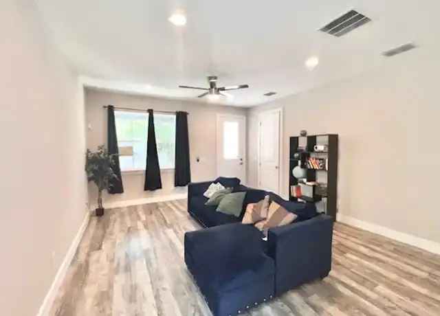 3 Bedroom 2.5 Bathroom Single Family Home