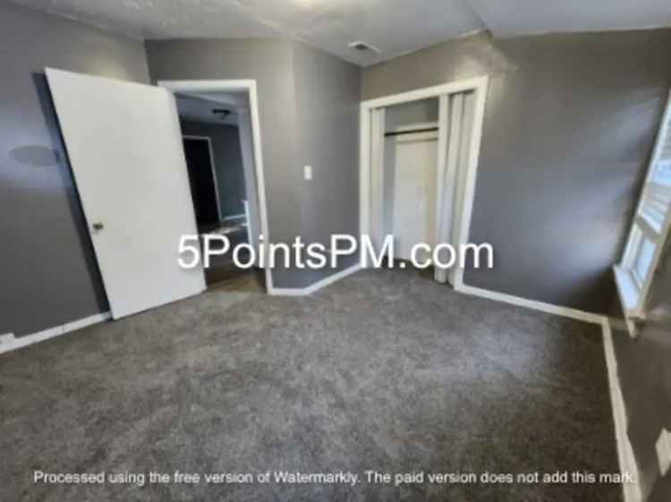 Spacious 3-Bedroom Apartment Near Highways and Public Transport in West Cleveland