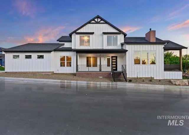 Modern Farmhouse Near Ridge to Rivers Trail