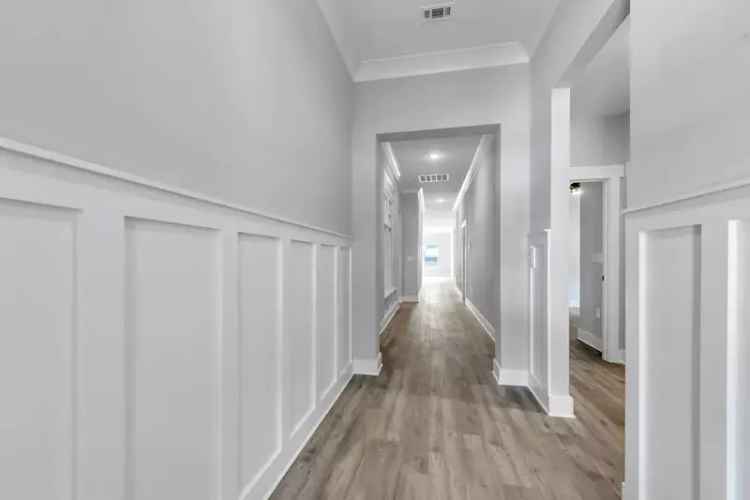 5 Bedroom 3 Bathroom Home in Move in Ready Condition