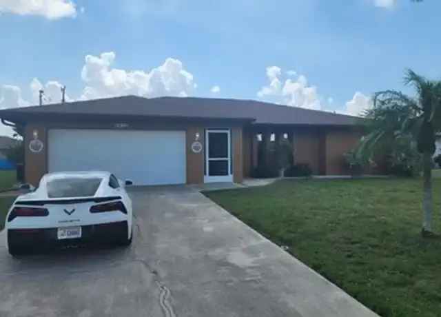 3BR 2BA CBS Home with Lanai Near Schools and Shopping