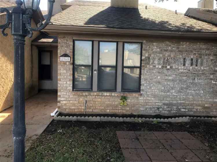 2 Bedroom 2 Bath Apartment near Redbud Park