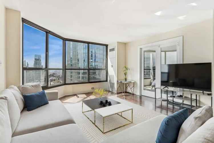 Panoramic City Views 1 Bed 1 Bath Home Near Michigan Ave