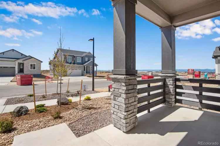 Aurora Highlands 3 Bed 3.5 Bath Home - Modern Luxury