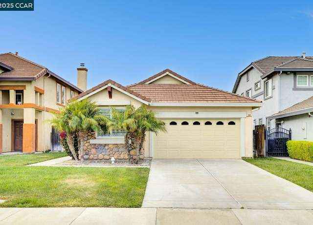 Energy-Efficient Home with Owned Solar, Cozy Great-Room and Luxurious Primary Suite