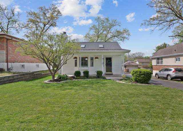 Shrewsbury Home Open Floor Plan Updated Kitchen Close to Wehner Park
