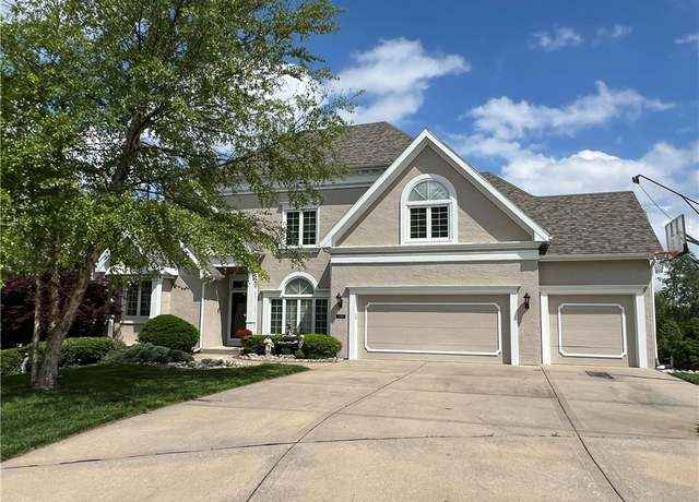 Elegant 1.5 Story Home in Carriage Hills Estates 4 Bedroom 4.1 Bath