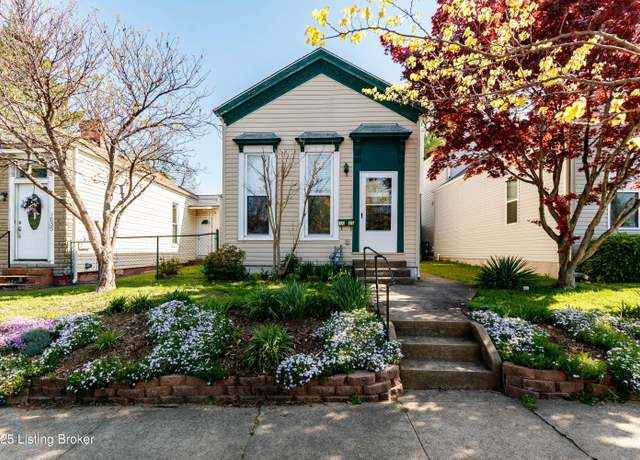 Classic Schnitzelburg Germantown Camelback Home