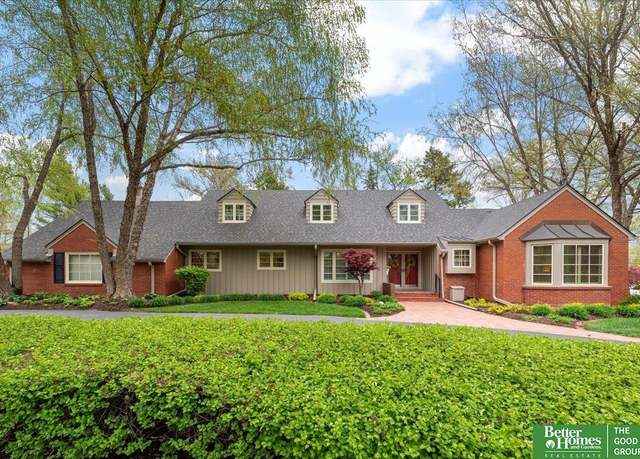 Midcentury 4 Bed 6 Bath Home in Fairacres
