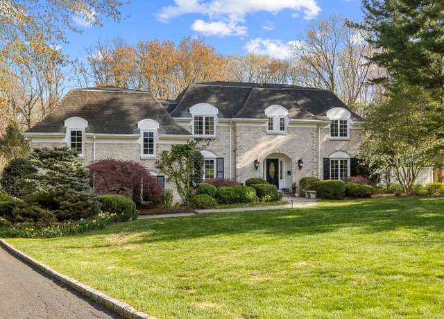 5 Bedroom 4.5 Bathroom Home with Heated Pool and Private Backyard