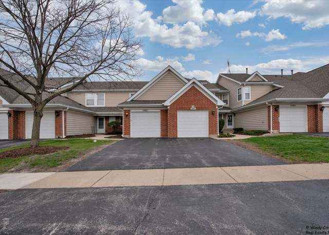 Updated 2 Bedroom Townhome in Schaumburg
