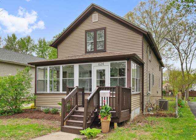 Fully Renovated 3 Bed 2 Bath Home Huge Backyard