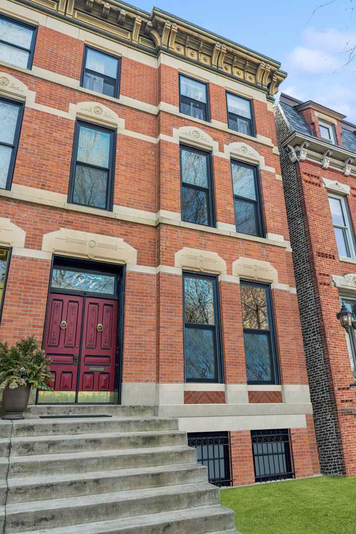 Historic Italianate Rowhouse 4000 sq ft 2-Car Garage