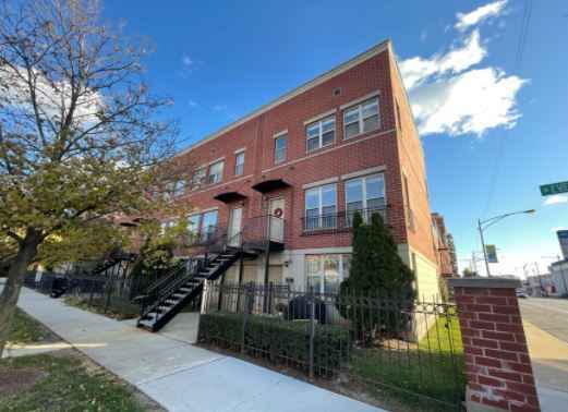 3 Bed 2.5 Bath Old Town End Unit - Gut Rehabbed