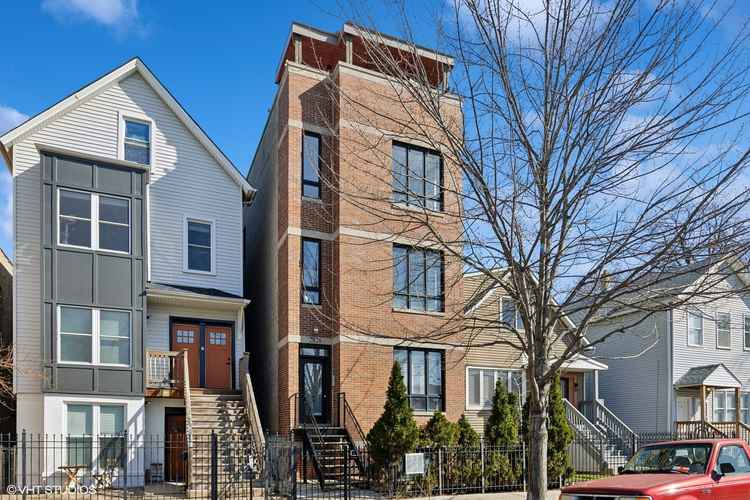 Logan Square Duplex-Up Condo 3 Outdoor Areas Garage Parking
