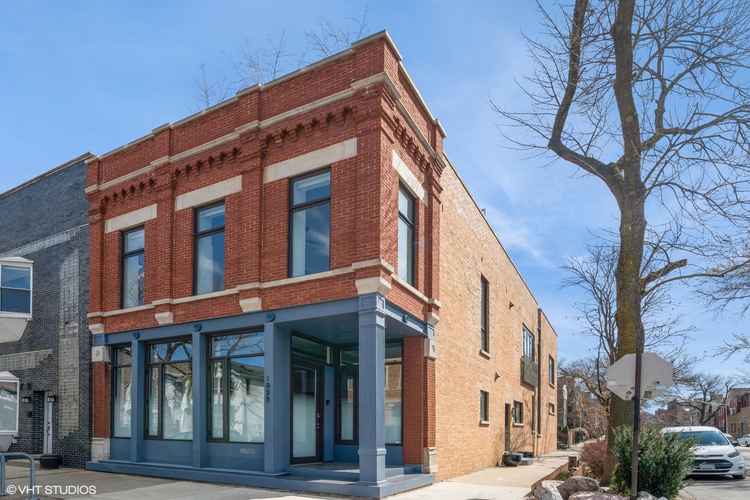 Bucktown Modern Corner Home LEED Gold Certified w Geothermal Solar Panels